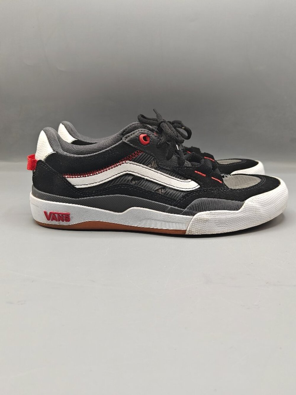 Vans Skating Board 2 Wayvee Shoes Black White Red Men’s Size 8 Pre-Owned